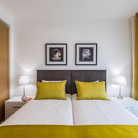 Coolhouses Lagos, 2 Bed Stylish City Flat, Rooftop Shared Pool, Clayheart Zewnętrze zdjęcie