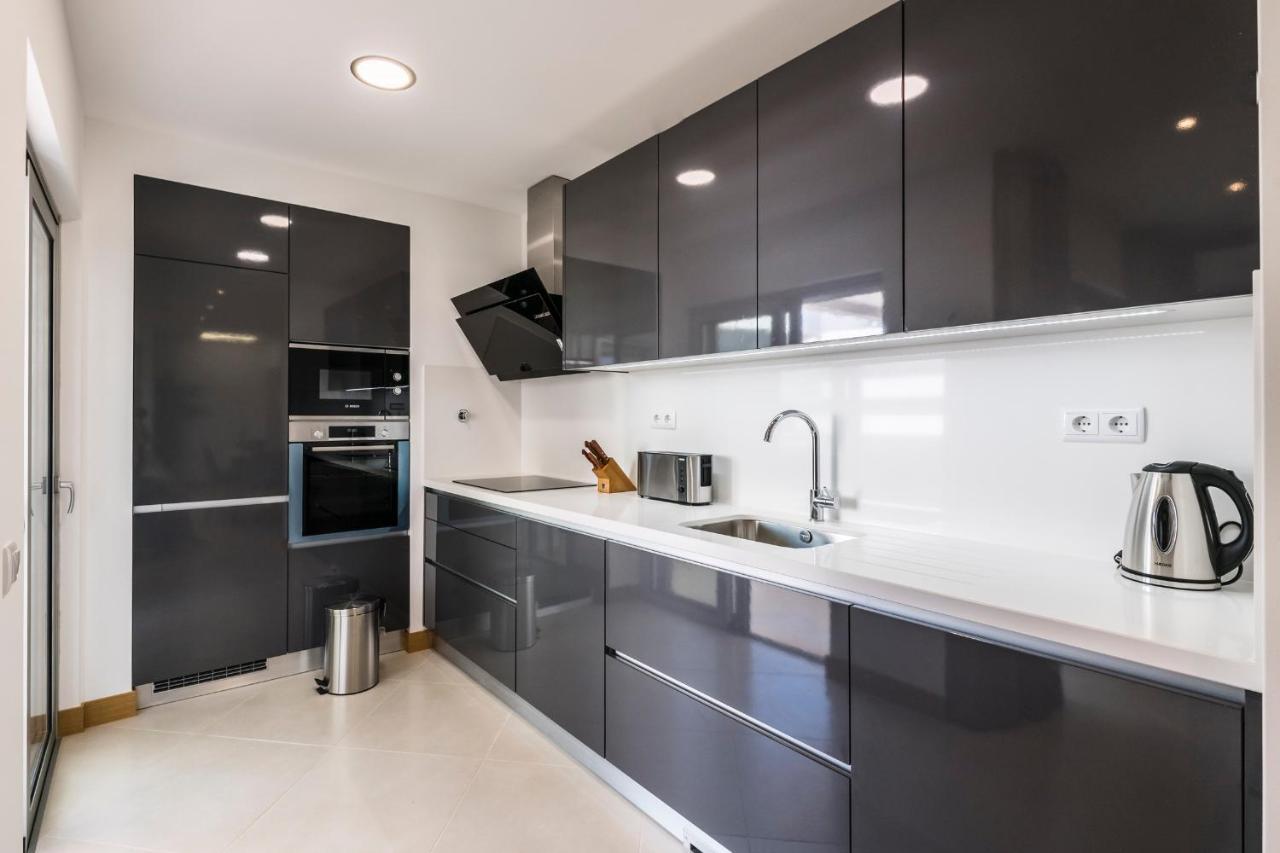 Coolhouses Lagos, 2 Bed Stylish City Flat, Rooftop Shared Pool, Clayheart Zewnętrze zdjęcie