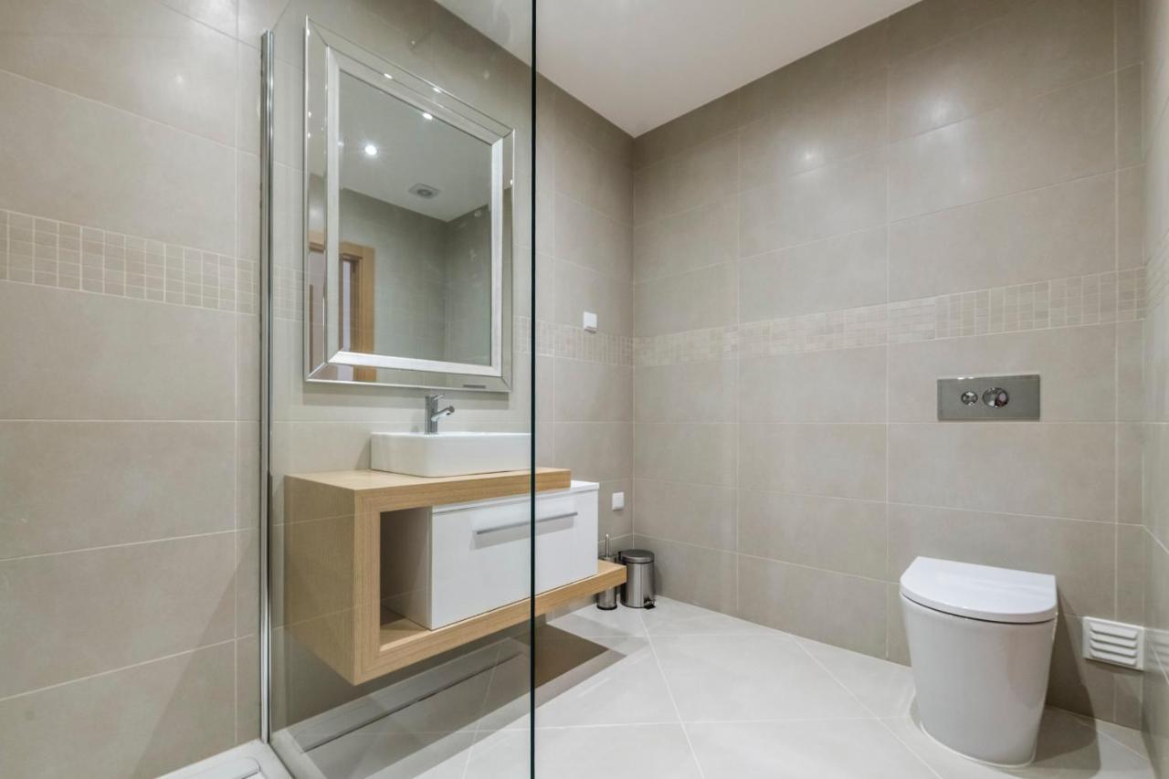 Coolhouses Lagos, 2 Bed Stylish City Flat, Rooftop Shared Pool, Clayheart Zewnętrze zdjęcie